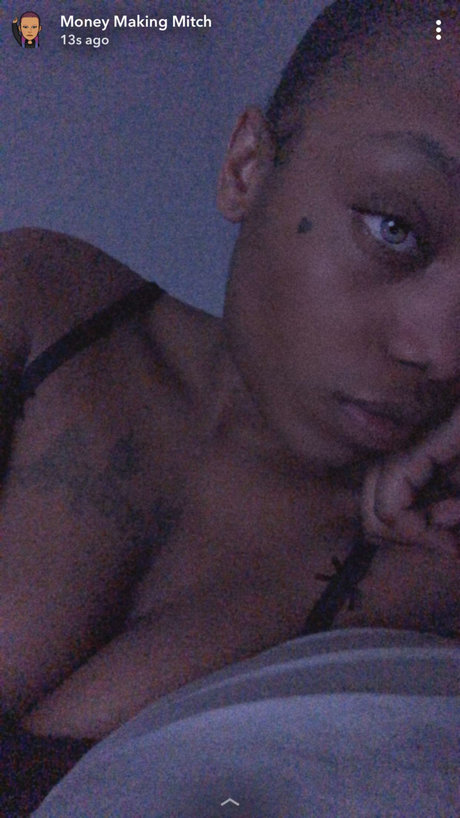 Nacktes geleaktes OnlyFans-Foto von Mina