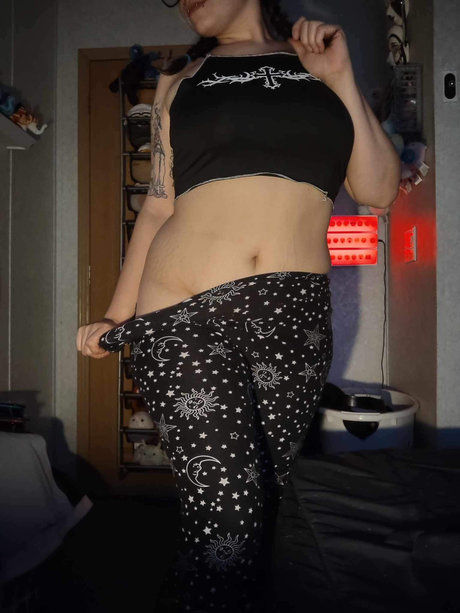 Nacktes geleaktes OnlyFans-Foto von Mily May