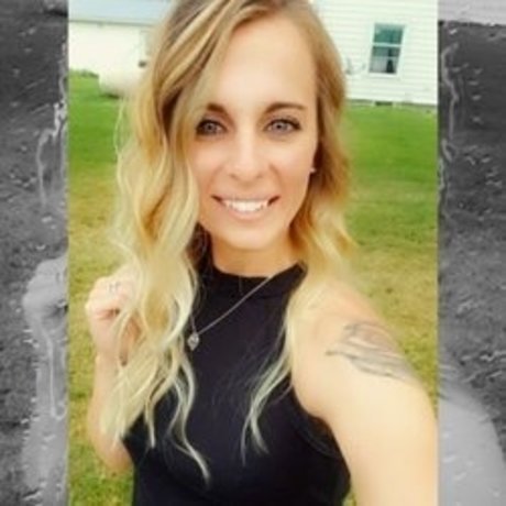 Carlee Leeann