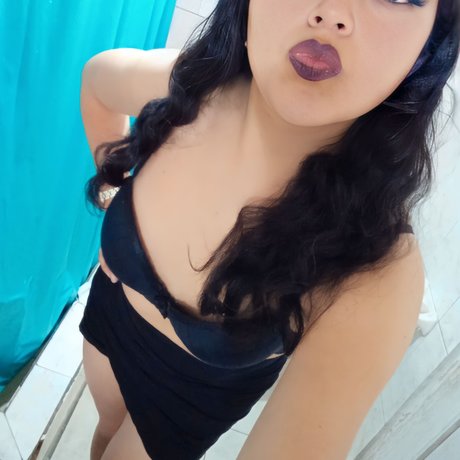 Nacktes geleaktes OnlyFans-Foto von Paola Y Carlos