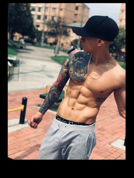 Nacktes geleaktes OnlyFans-Foto von Cesarmartinez95