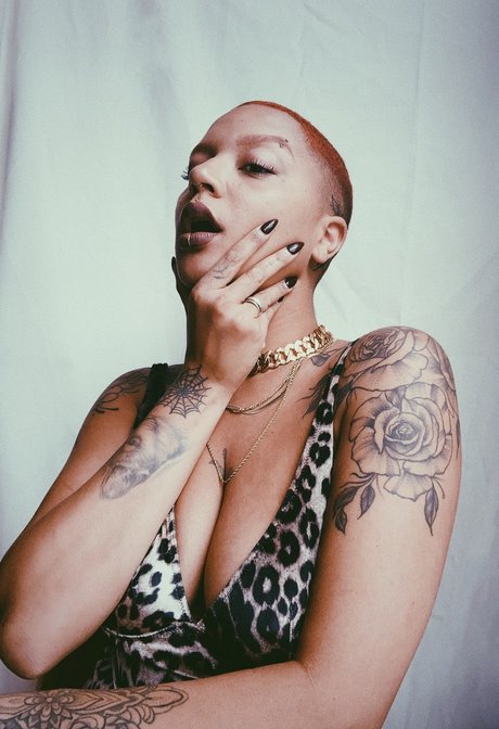 Nacktes geleaktes OnlyFans-Foto von Milavanillaa