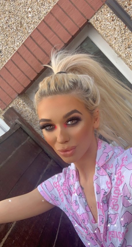 Nacktes geleaktes OnlyFans-Foto von Missgeorgiarosexx