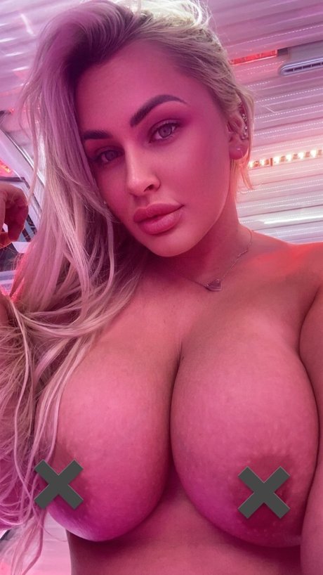 Nacktes geleaktes OnlyFans-Foto von Bellesummers