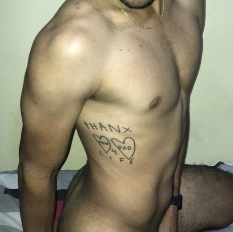 Nacktes geleaktes OnlyFans-Foto von J