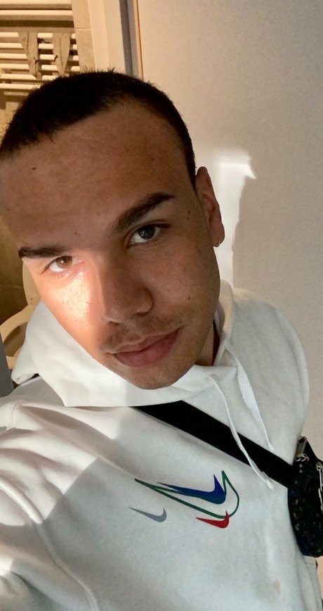 Nacktes geleaktes OnlyFans-Foto von Jonny Maclaine
