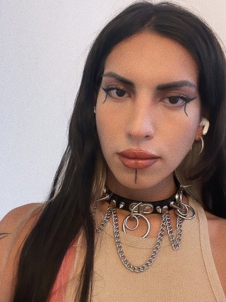 Nacktes geleaktes OnlyFans-Foto von Shemale