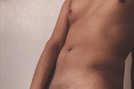 Nacktes geleaktes OnlyFans-Foto von Julian Largo