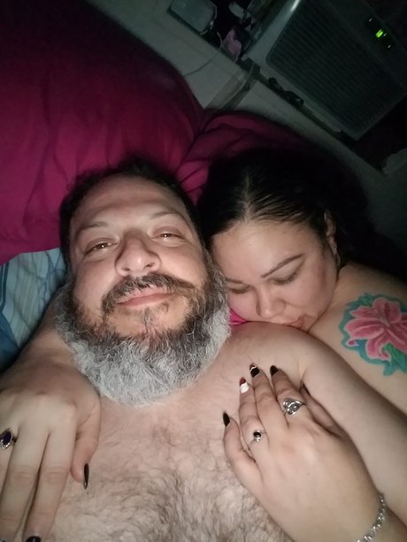 Nacktes geleaktes OnlyFans-Foto von Bbw Couple Satx
