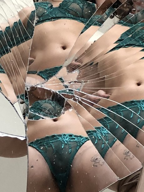Nacktes geleaktes OnlyFans-Foto von Mya 