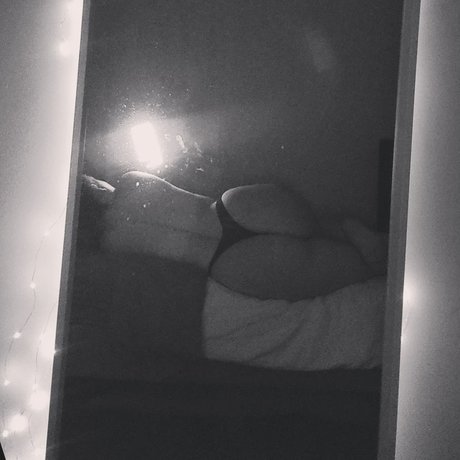 Nacktes geleaktes OnlyFans-Foto von Shortiiee