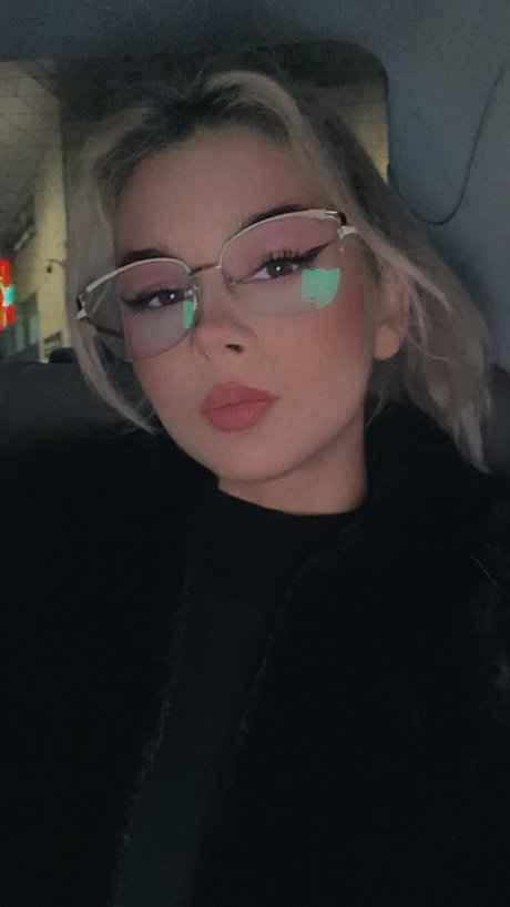 Nacktes geleaktes OnlyFans-Foto von Mira