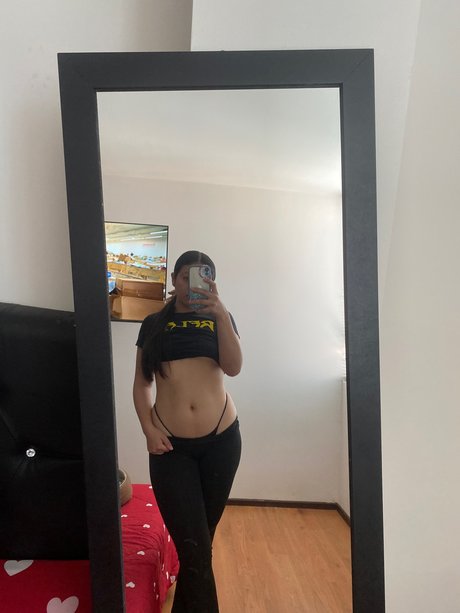 Nacktes geleaktes OnlyFans-Foto von Carolinas Little World
