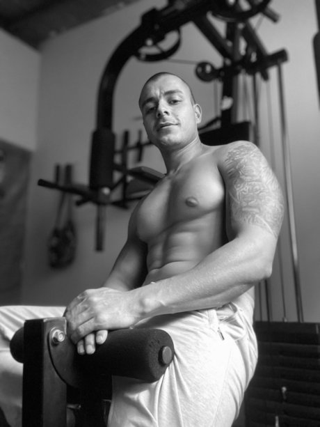 Nacktes geleaktes OnlyFans-Foto von Andres
