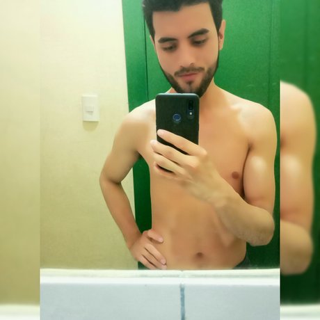 Nacktes geleaktes OnlyFans-Foto von Xavi