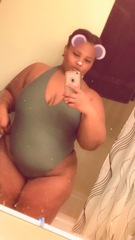 Nacktes geleaktes OnlyFans-Foto von Camrycaramel