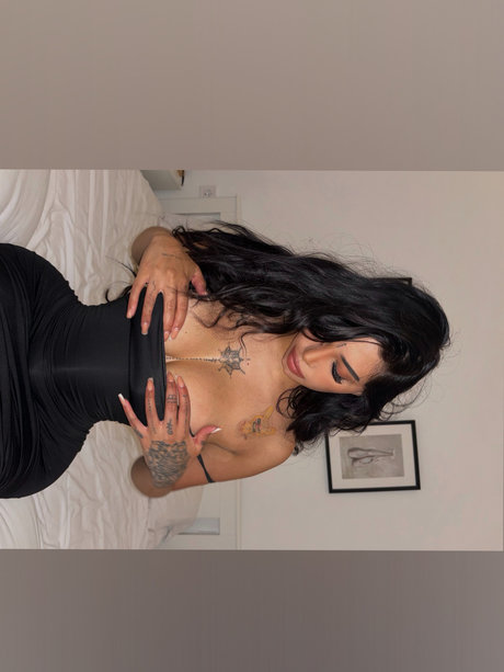 Nacktes geleaktes OnlyFans-Foto von   