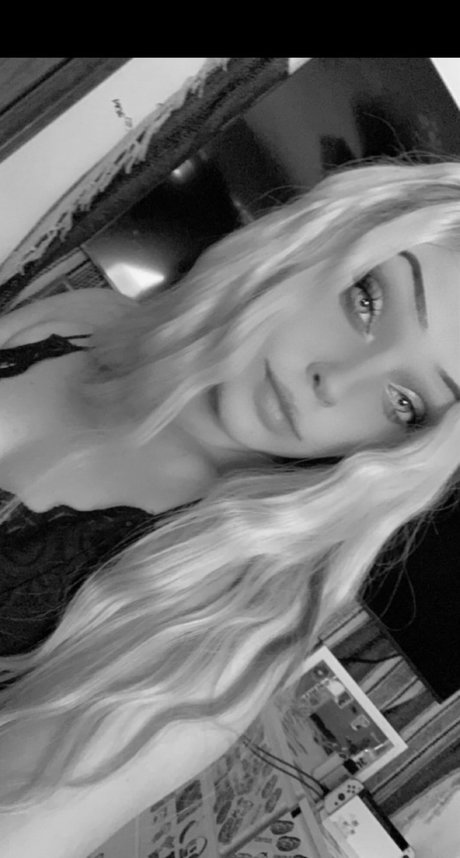 Nacktes geleaktes OnlyFans-Foto von Han