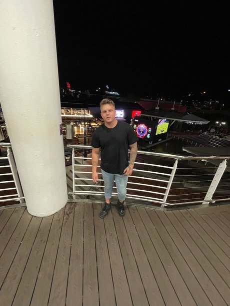 Nacktes geleaktes OnlyFans-Foto von Jayreece001