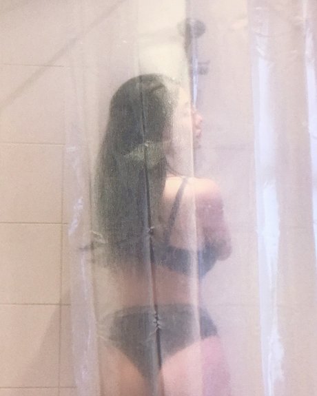 Nacktes geleaktes OnlyFans-Foto von Worship My Boobs