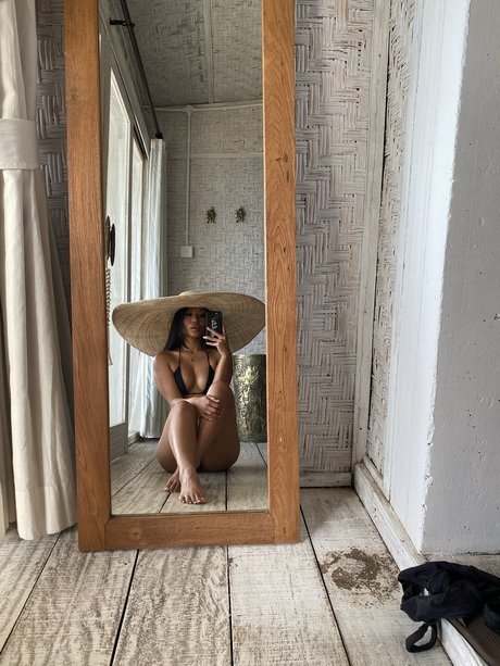 Nacktes geleaktes OnlyFans-Foto von Miss Mila