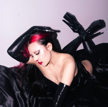 Nacktes geleaktes OnlyFans-Foto von Mistress Gonya