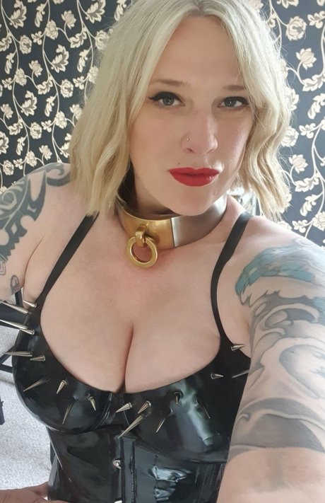 Nacktes geleaktes OnlyFans-Foto von Mistress Celeste