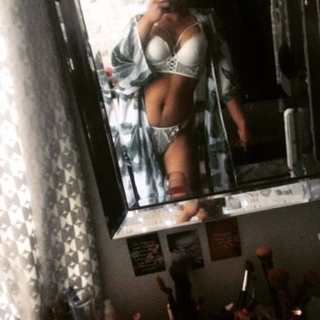 Nacktes geleaktes OnlyFans-Foto von Natural Born Pornstar
