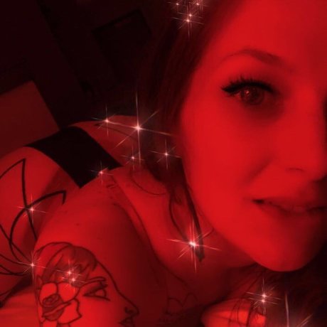 Nacktes geleaktes OnlyFans-Foto von Red