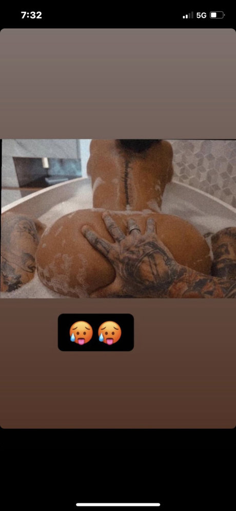 Nacktes geleaktes OnlyFans-Foto von Mnybagsz