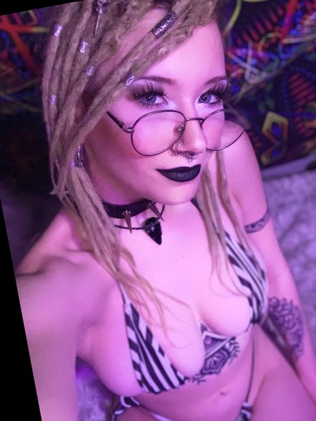 Nacktes geleaktes OnlyFans-Foto von Mj