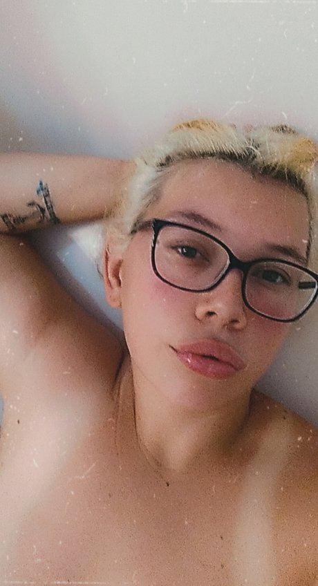 Nacktes geleaktes OnlyFans-Foto von Baby Girl