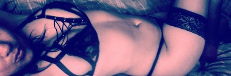 Nacktes geleaktes OnlyFans-Foto von Mizzlolabankz