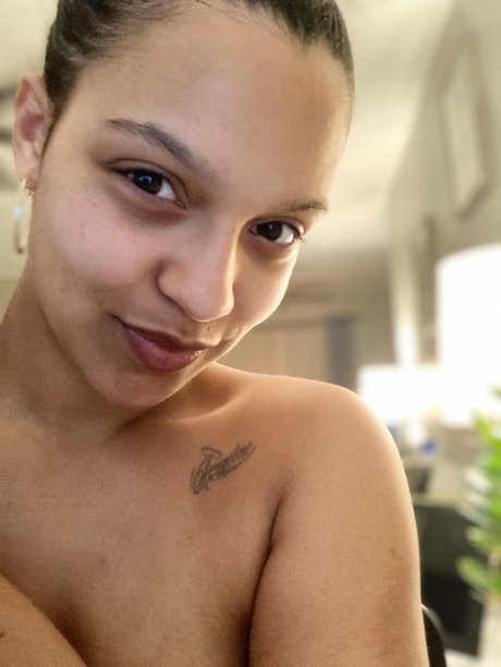 Nacktes geleaktes OnlyFans-Foto von Mixed Gods