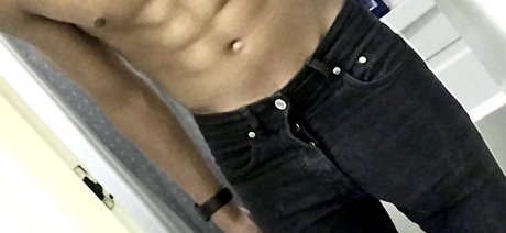 Nacktes geleaktes OnlyFans-Foto von Goth Boy