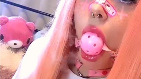 Nacktes geleaktes OnlyFans-Foto von Kat Kanna