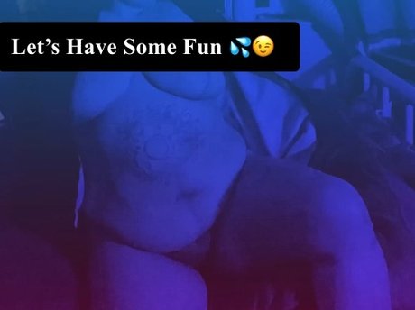 Nacktes geleaktes OnlyFans-Foto von Mommy 