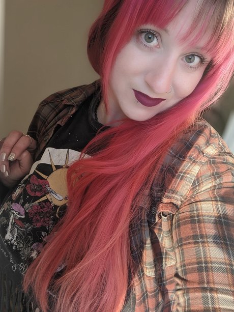 Nacktes geleaktes OnlyFans-Foto von Missdumbluck