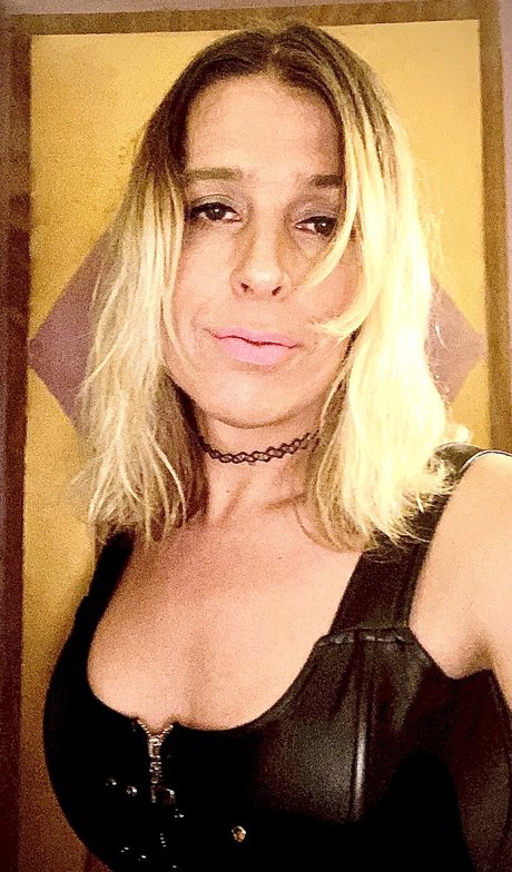 Nacktes geleaktes OnlyFans-Foto von Hung Ts Lora Xxx