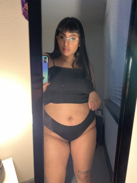 Nacktes geleaktes OnlyFans-Foto von Kara Mel