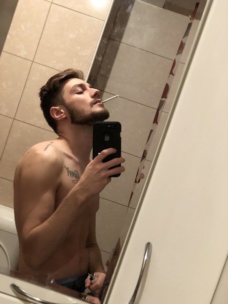 Nacktes geleaktes OnlyFans-Foto von Mistic Land