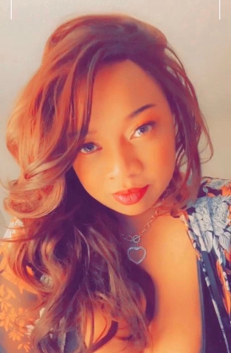 Nacktes geleaktes OnlyFans-Foto von Mistress Yuna