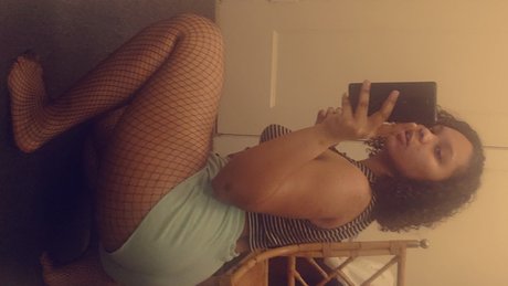 Nacktes geleaktes OnlyFans-Foto von Mistress Red
