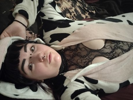 Nacktes geleaktes OnlyFans-Foto von Moo Milf
