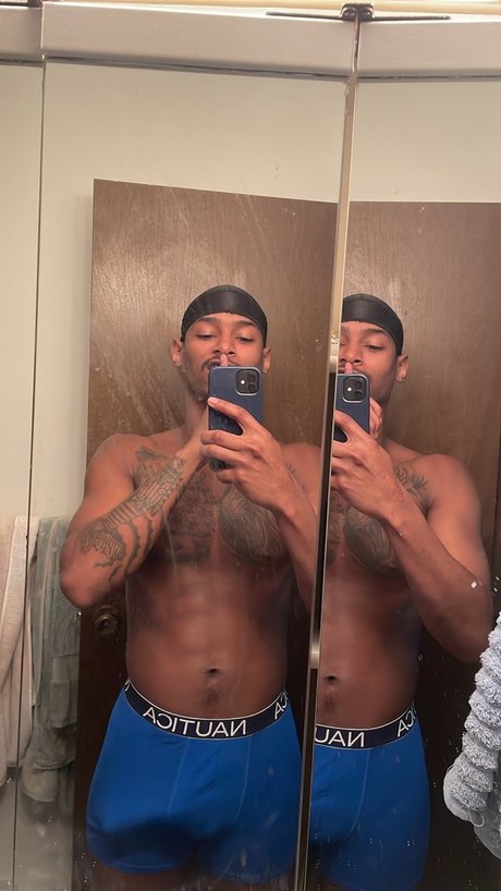 Nacktes geleaktes OnlyFans-Foto von Hollywood