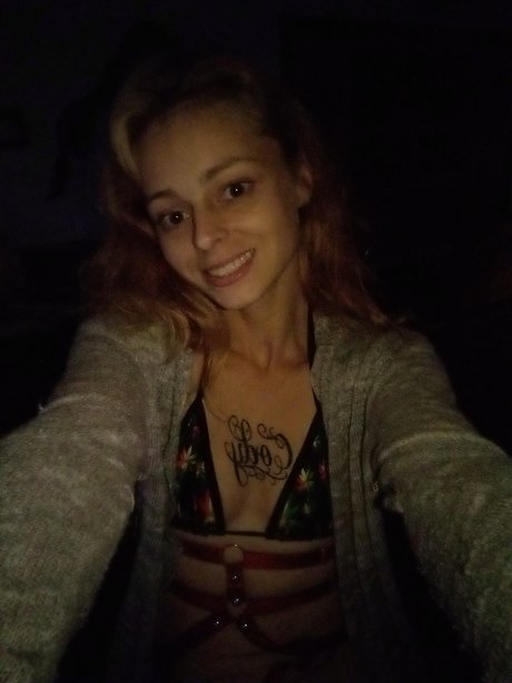 Nacktes geleaktes OnlyFans-Foto von Trixxxie