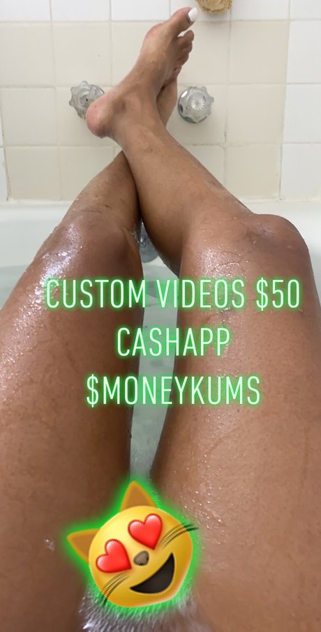 Nacktes geleaktes OnlyFans-Foto von Money Kums