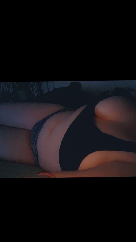 Nacktes geleaktes OnlyFans-Foto von Momo