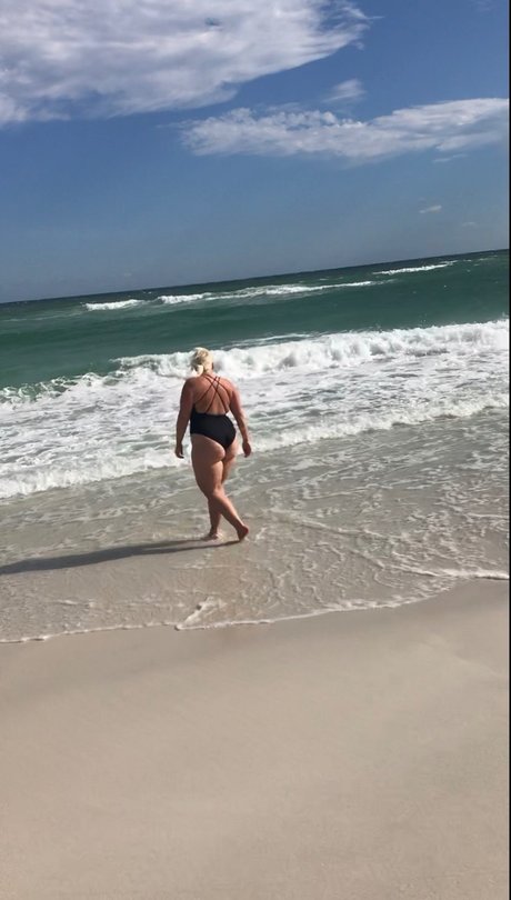 Nacktes geleaktes OnlyFans-Foto von Miss Booty
