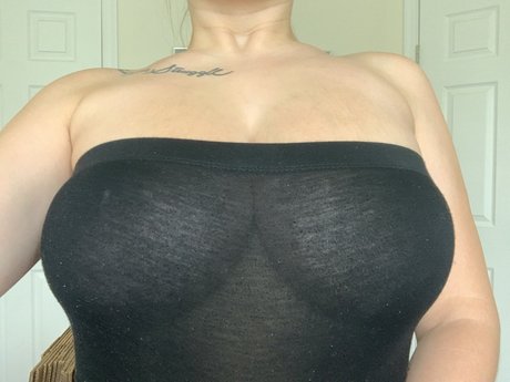 Nacktes geleaktes OnlyFans-Foto von Molly White